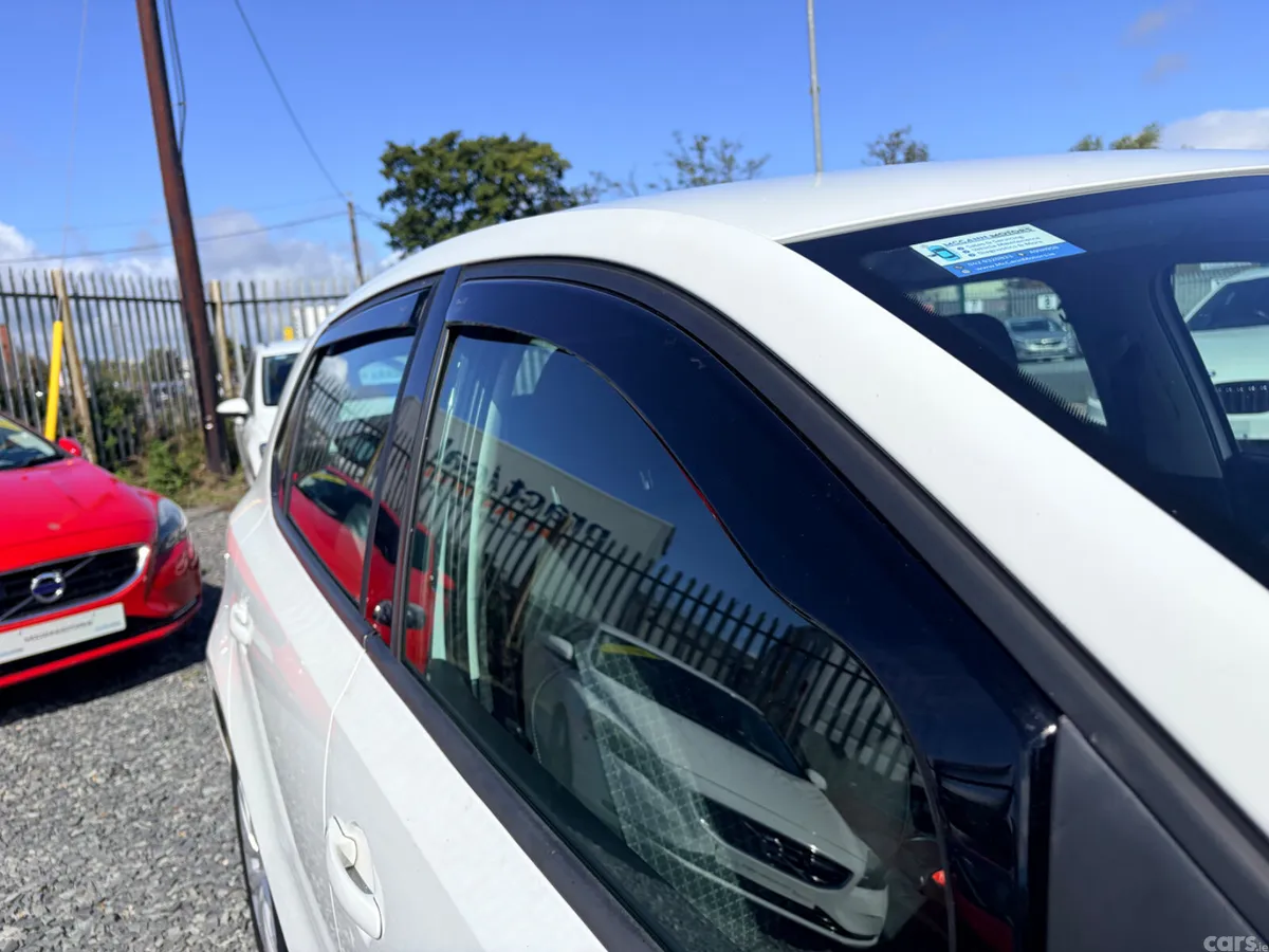 Volkswagen Polo Hatchback, Petrol, 2016, White
