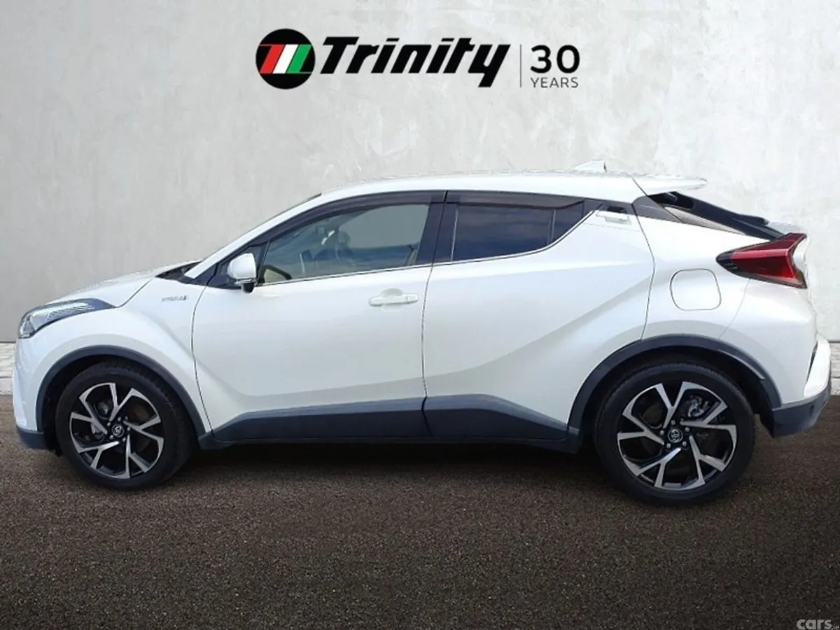 Toyota C-HR SUV, Petrol Hybrid, 2019, White