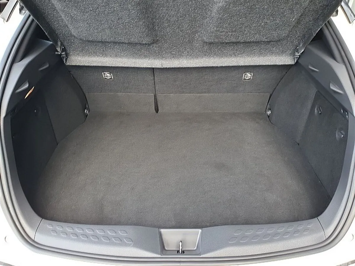 Toyota C-HR SUV, Petrol Hybrid, 2019, White