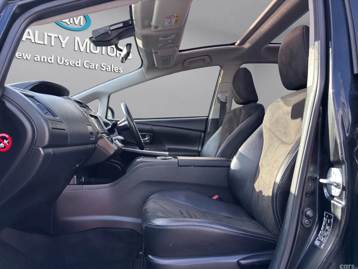 Toyota Prius Saloon, Petrol Hybrid, 2015, Black
