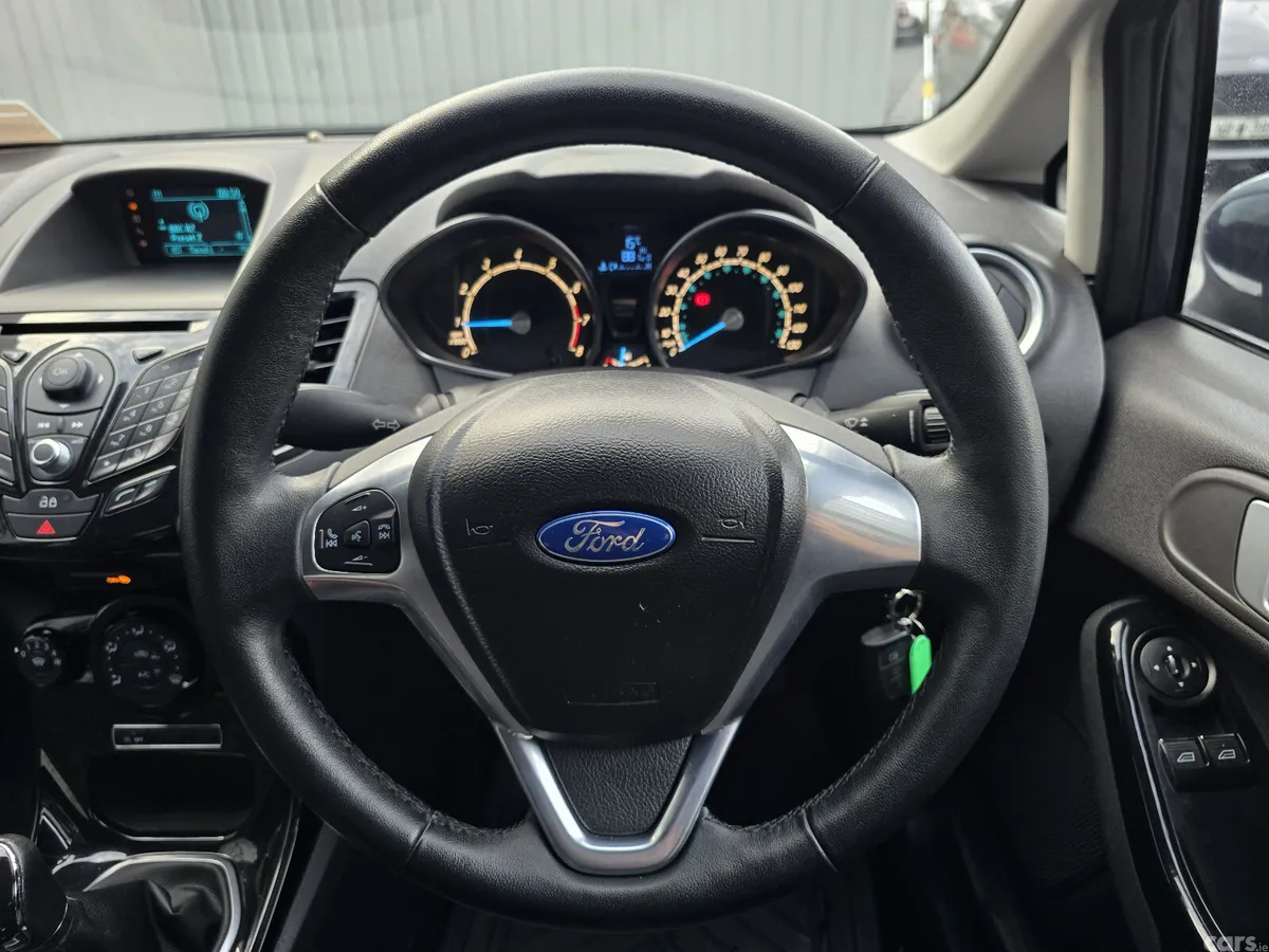 Ford Fiesta Hatchback, Petrol, 2014, Grey