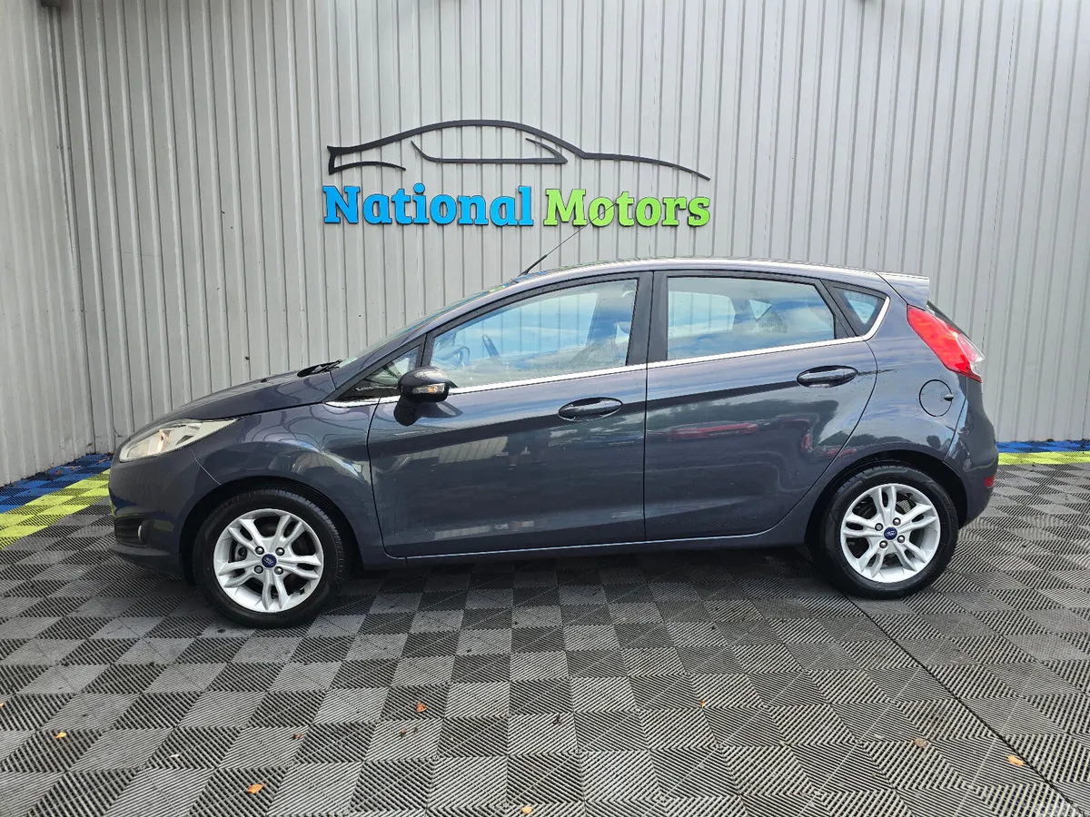 Ford Fiesta Hatchback, Petrol, 2014, Grey