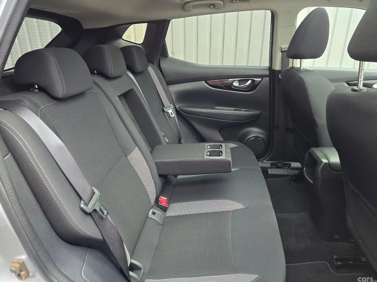 Nissan Qashqai MPV, Diesel, 2019, Grey
