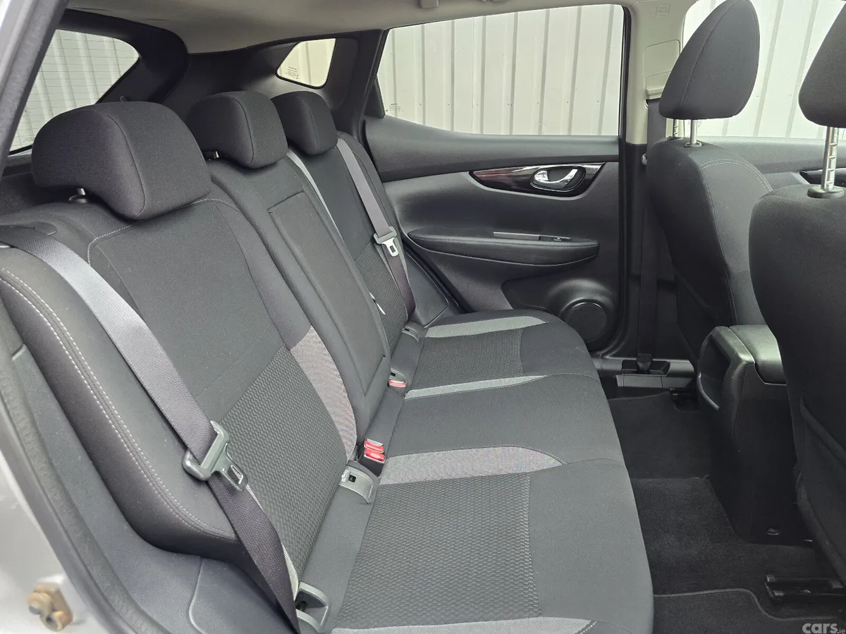 Nissan Qashqai MPV, Diesel, 2019, Grey