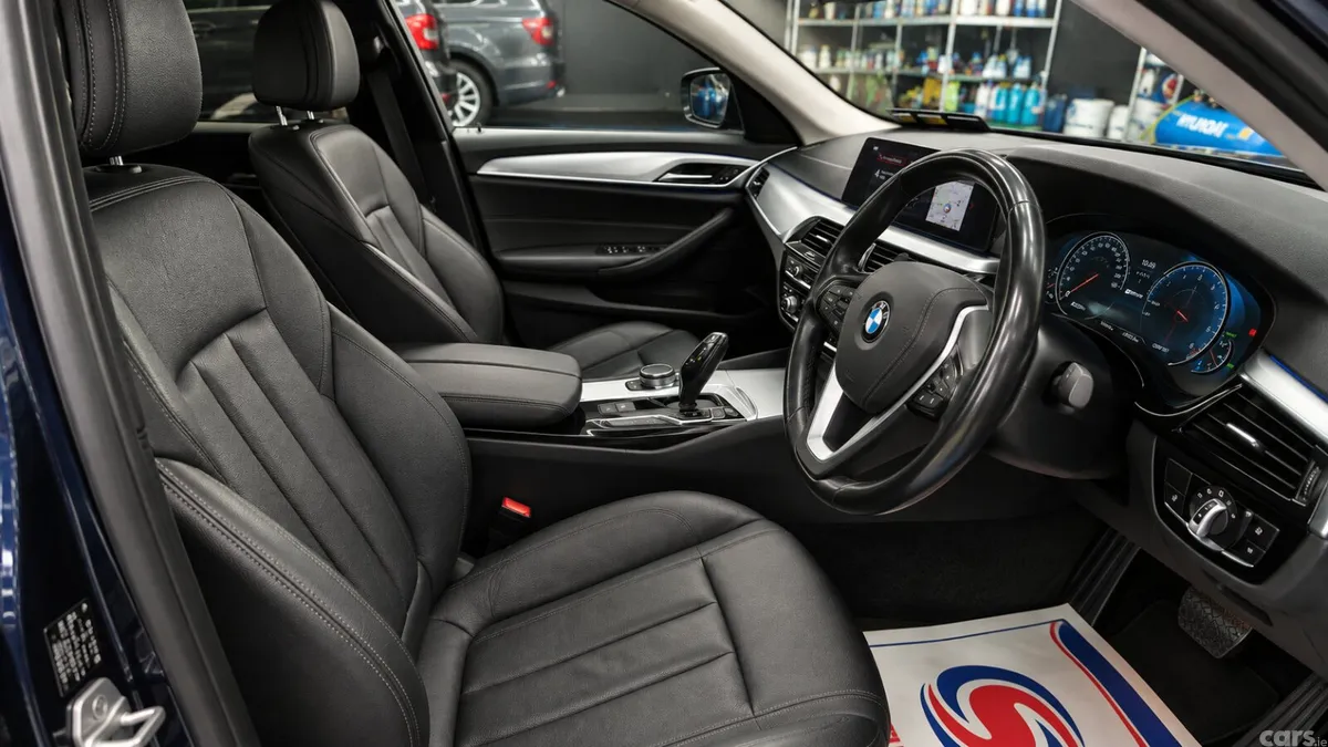 BMW 5-Series Saloon, Petrol Plug-in Hybrid, 2017, Blue