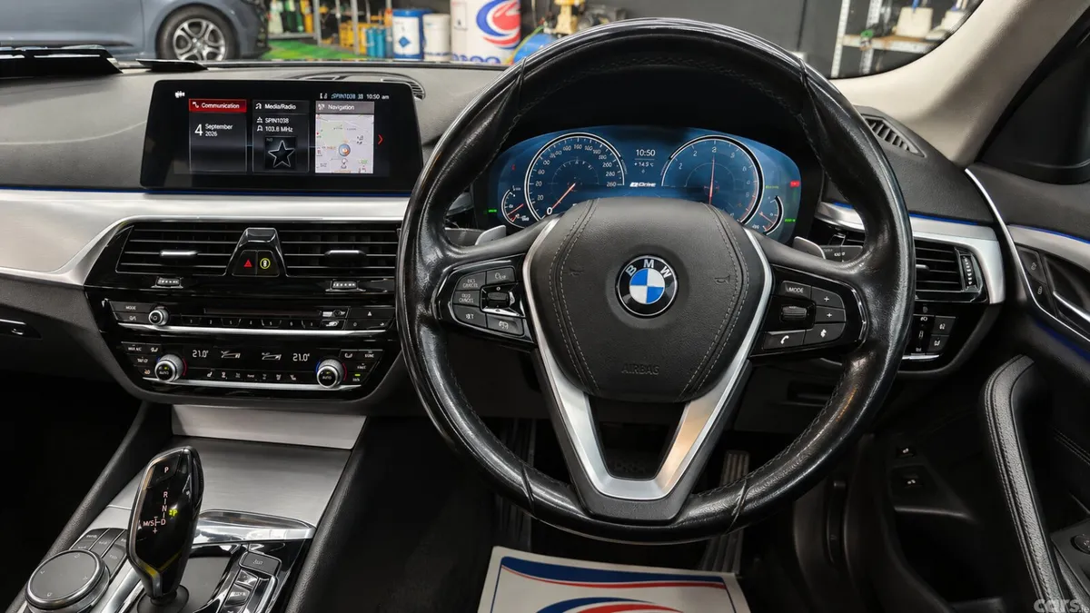 BMW 5-Series Saloon, Petrol Plug-in Hybrid, 2017, Blue