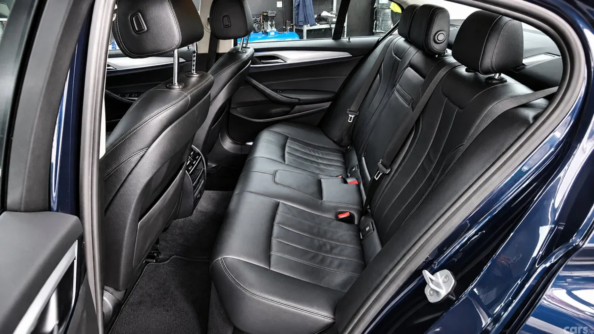 BMW 5-Series Saloon, Petrol Plug-in Hybrid, 2017, Blue
