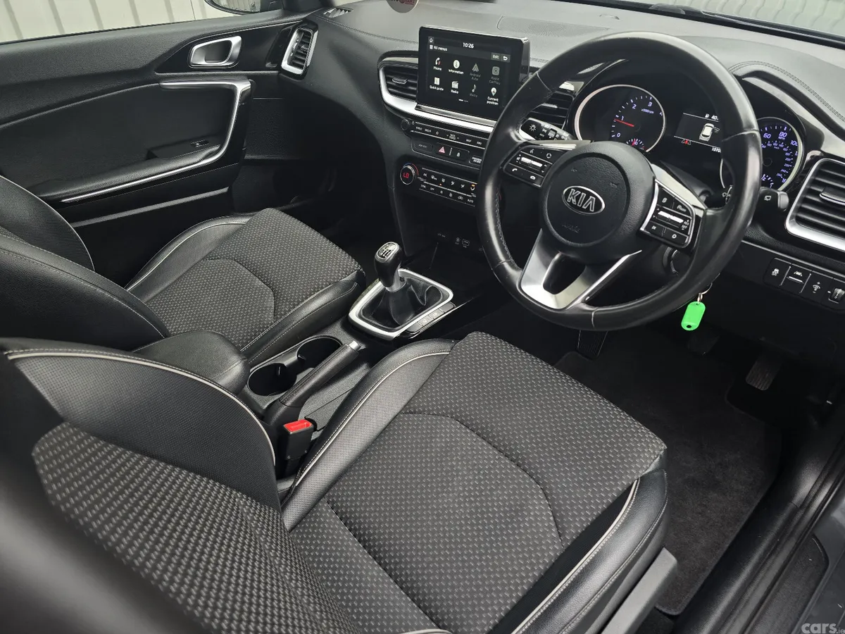 Kia Ceed Hatchback, Diesel, 2019, Grey