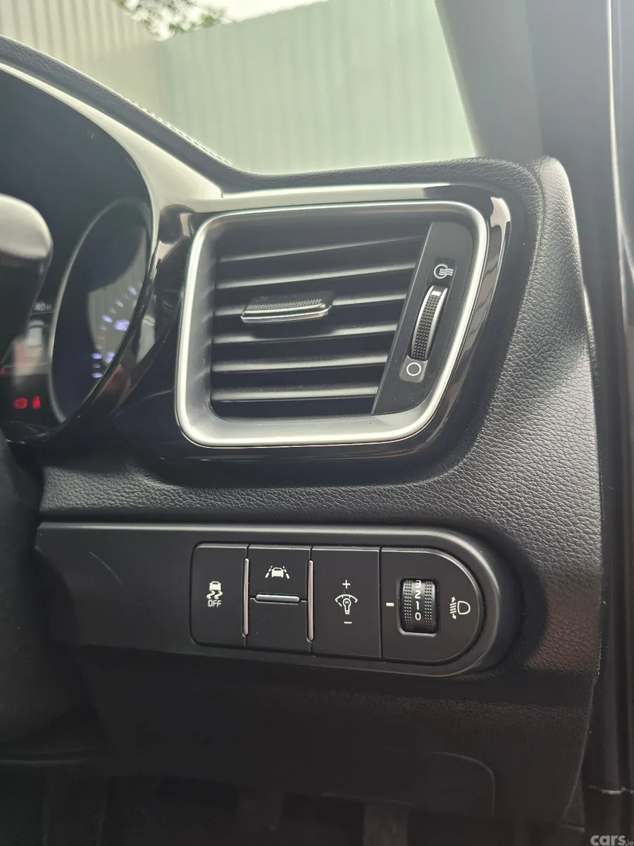 Kia Ceed Hatchback, Diesel, 2019, Grey