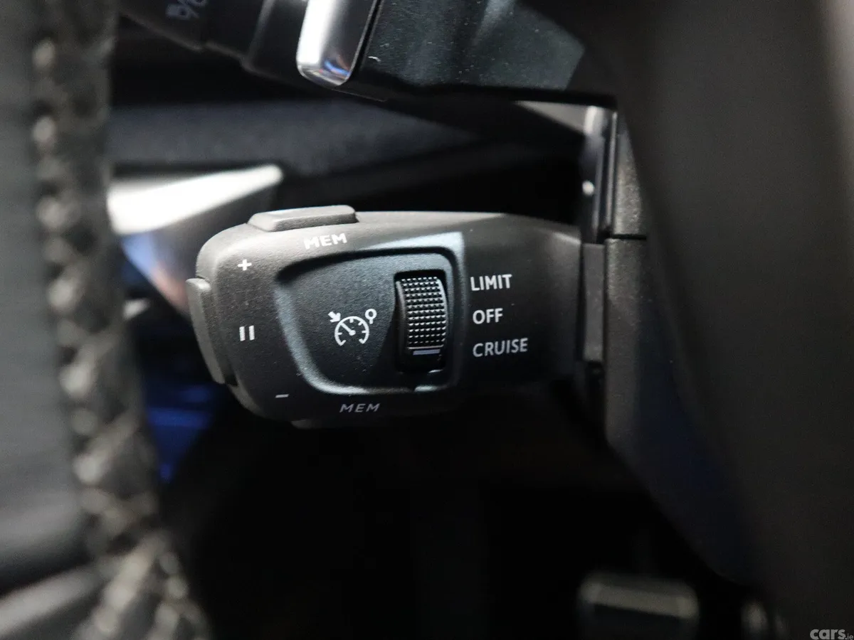 Peugeot 3008 Hatchback, Petrol Plug-in Hybrid, 2023, Black