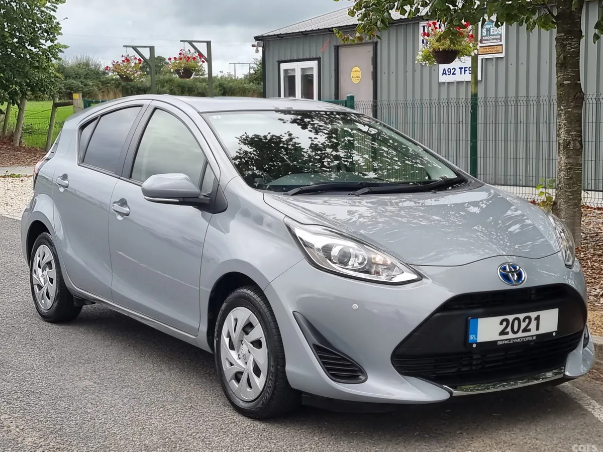 Toyota Aqua Hatchback, Petrol Hybrid, 2021, Grey