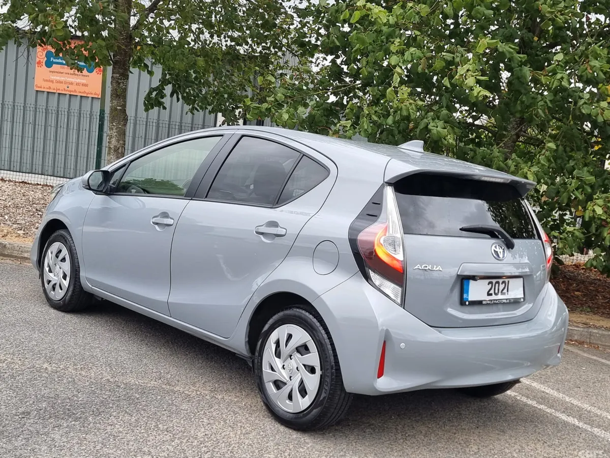 Toyota Aqua Hatchback, Petrol Hybrid, 2021, Grey