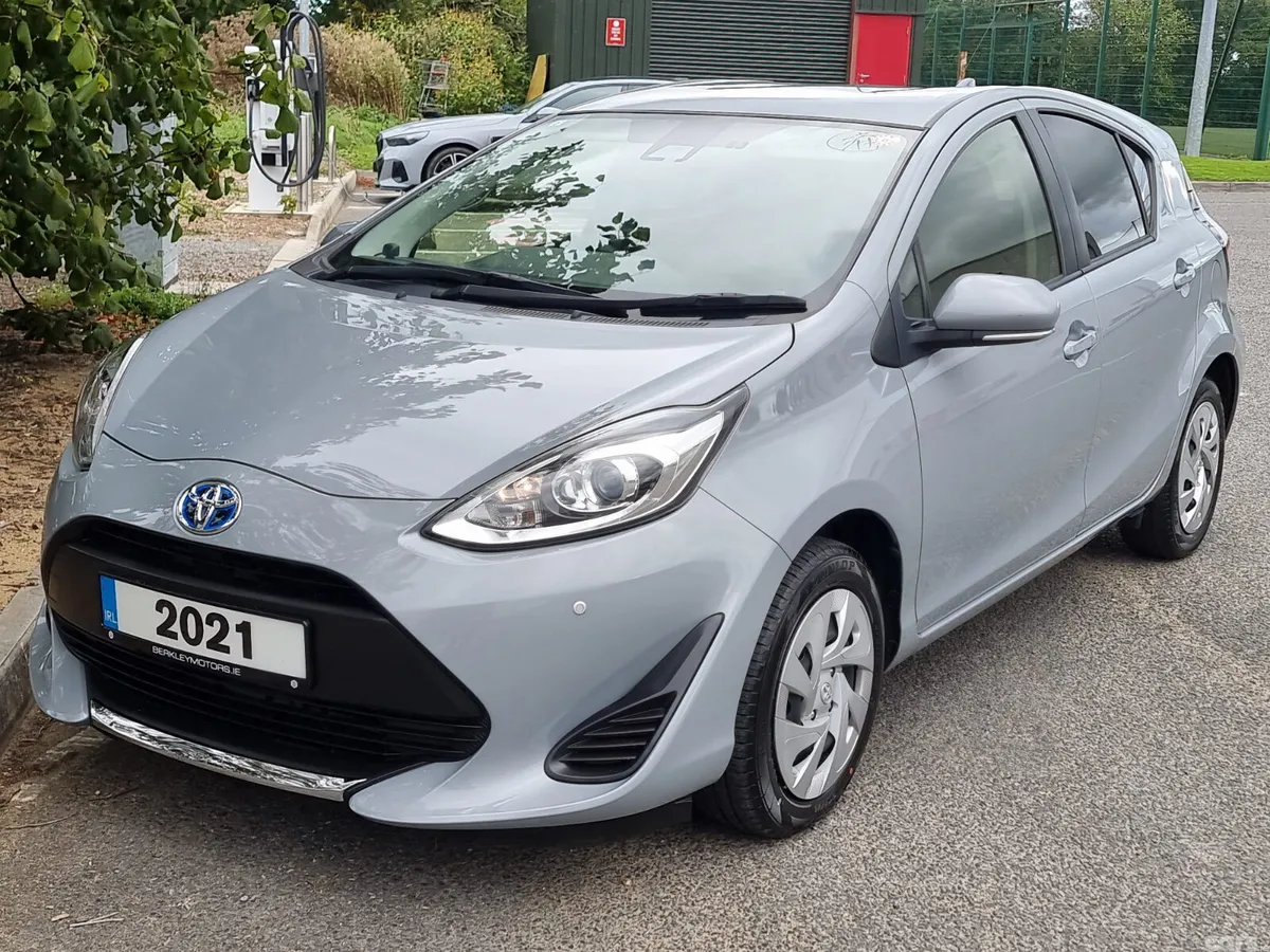 Toyota Aqua Hatchback, Petrol Hybrid, 2021, Grey