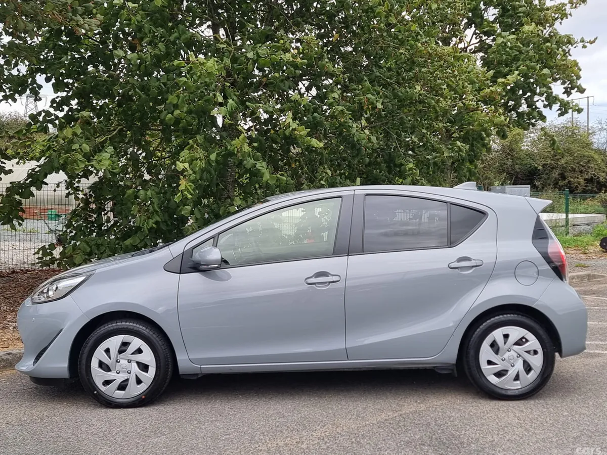 Toyota Aqua Hatchback, Petrol Hybrid, 2021, Grey