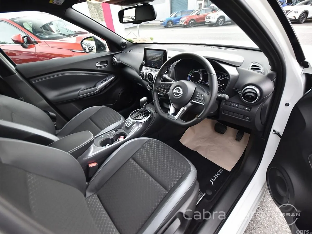 Nissan Juke SUV, Petrol Hybrid, 2025, White