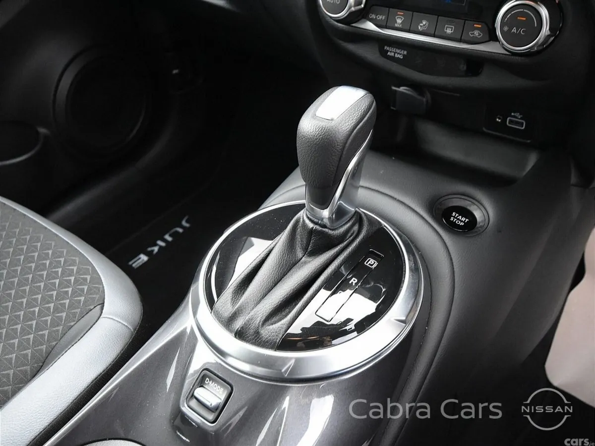 Nissan Juke SUV, Petrol Hybrid, 2025, White
