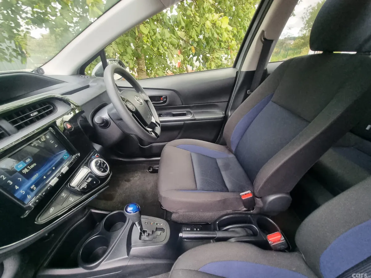 Toyota Aqua Hatchback, Petrol Hybrid, 2021, Grey