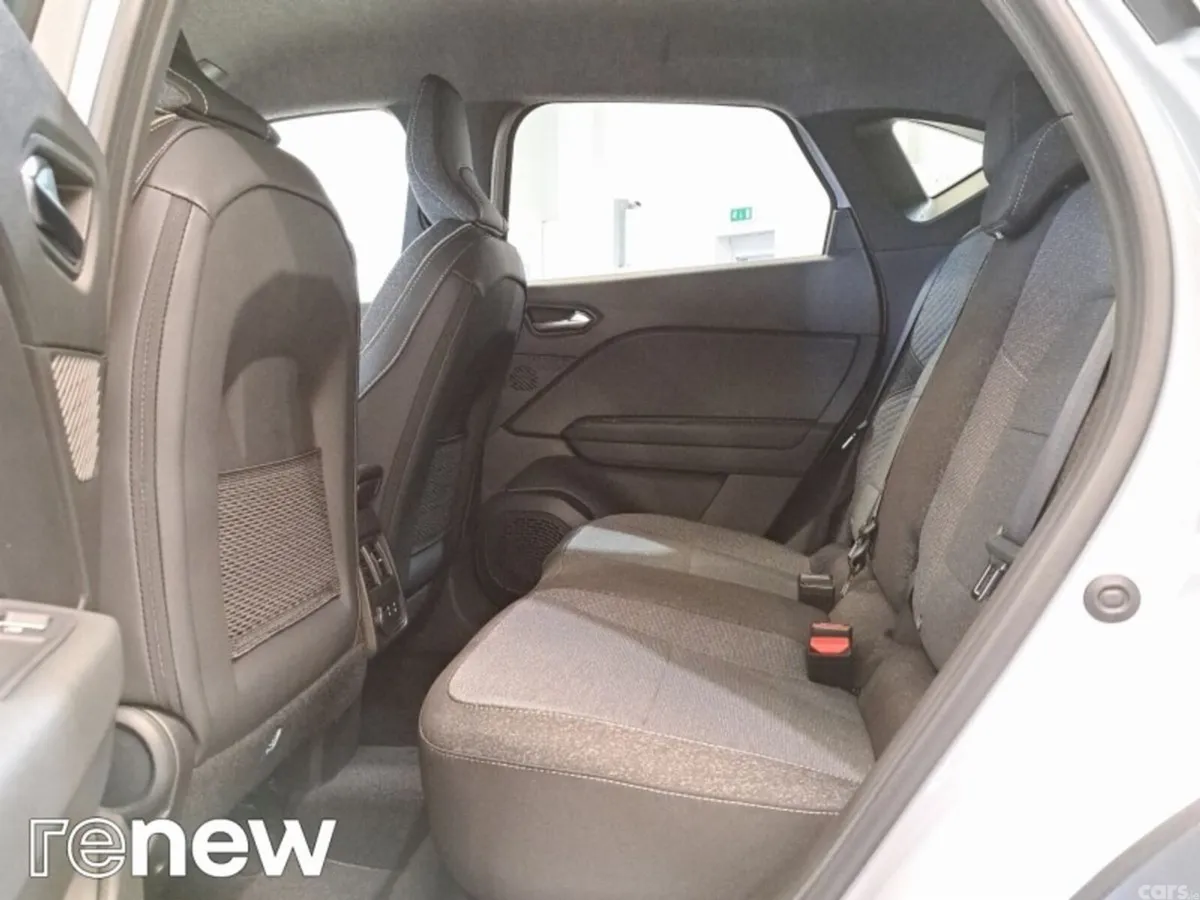Renault Captur SUV, Petrol, 2026, Grey