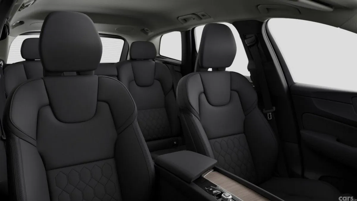 Volvo XC60 SUV, Petrol Plug-in Hybrid, 2026, Black