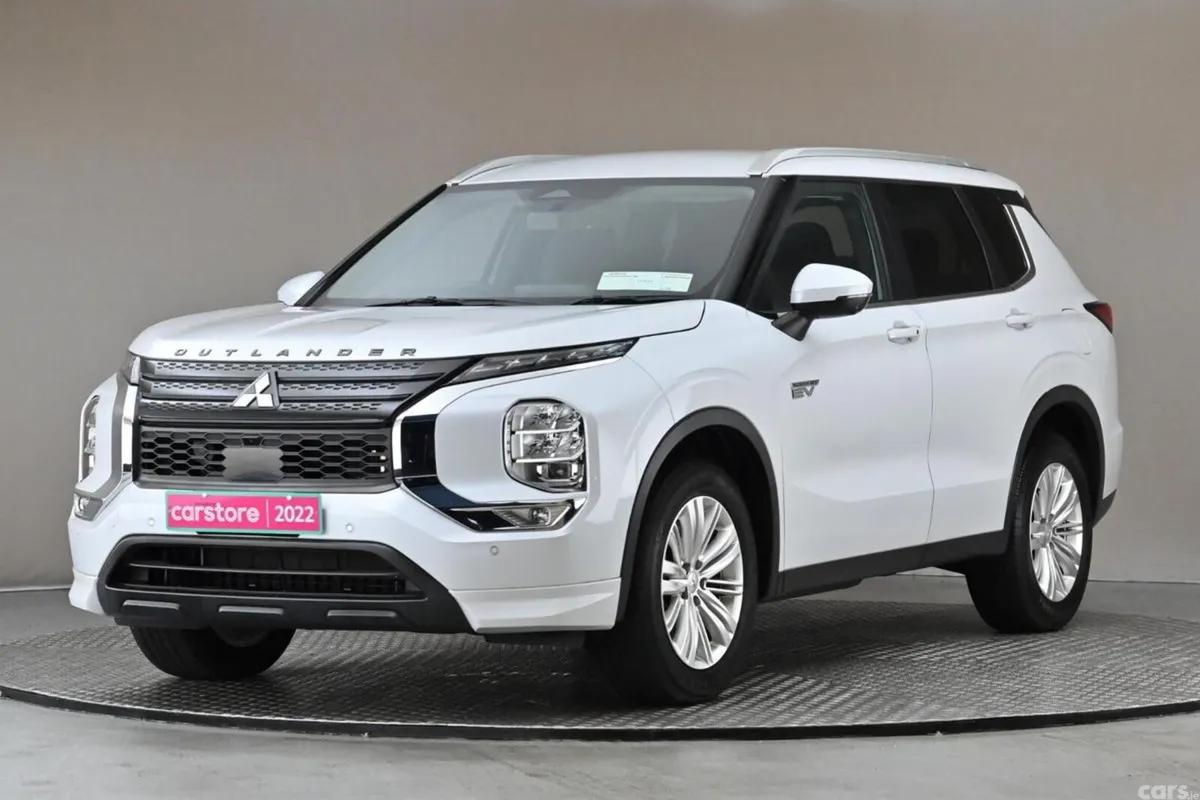 Mitsubishi Outlander SUV, Petrol Plug-in Hybrid, 2022, White