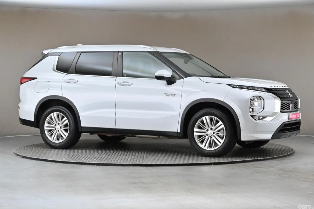 Mitsubishi Outlander SUV, Petrol Plug-in Hybrid, 2022, White