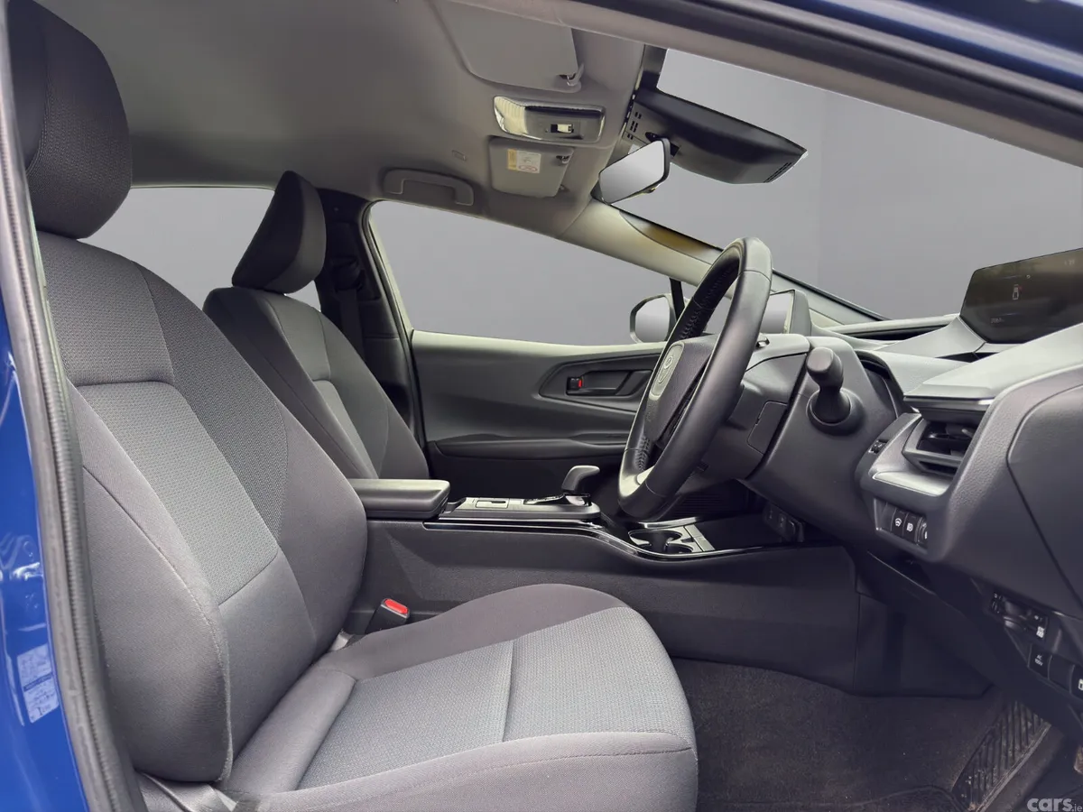 Toyota Prius Saloon, Petrol Hybrid, 2023, Blue