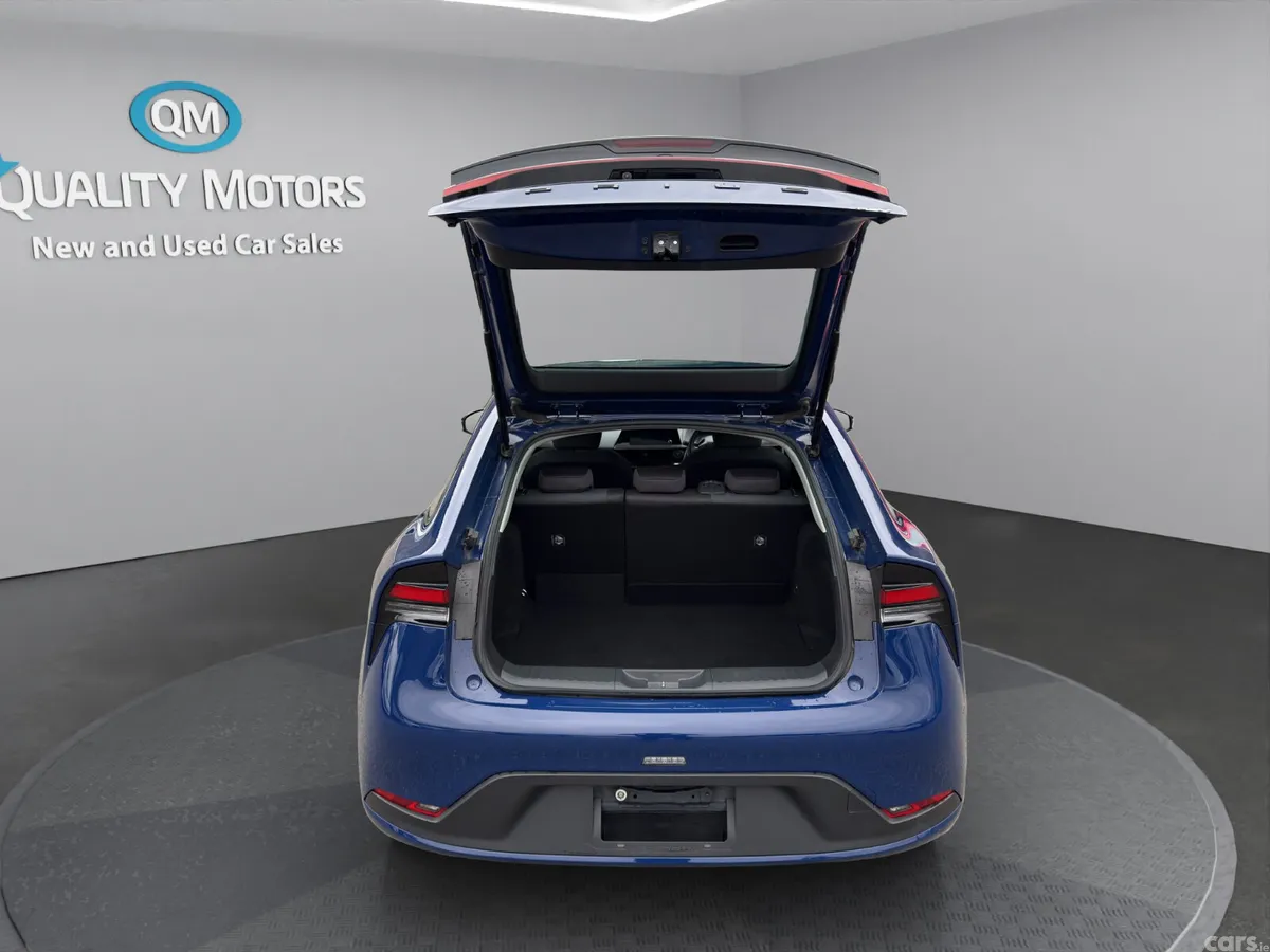 Toyota Prius Saloon, Petrol Hybrid, 2023, Blue