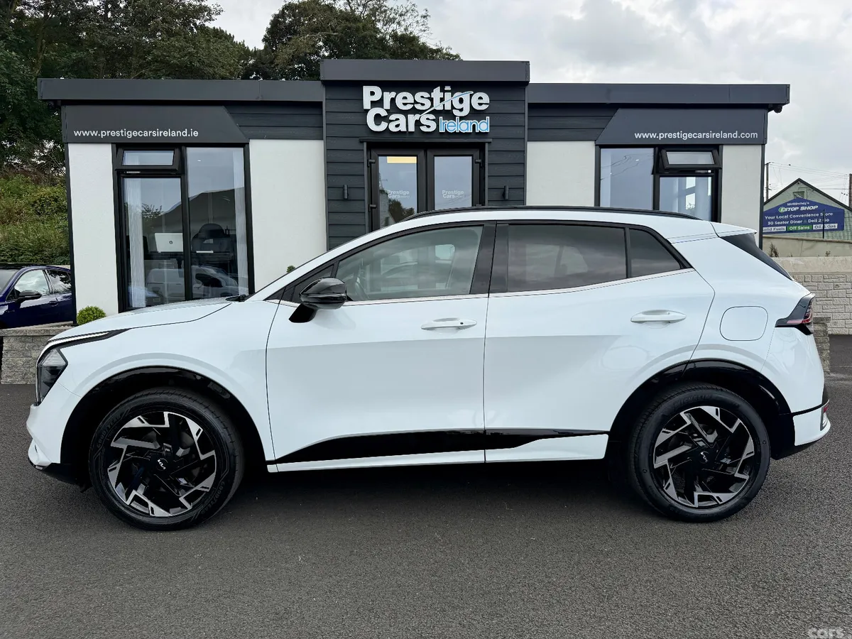 Kia Sportage SUV, Petrol Hybrid, 2023, White