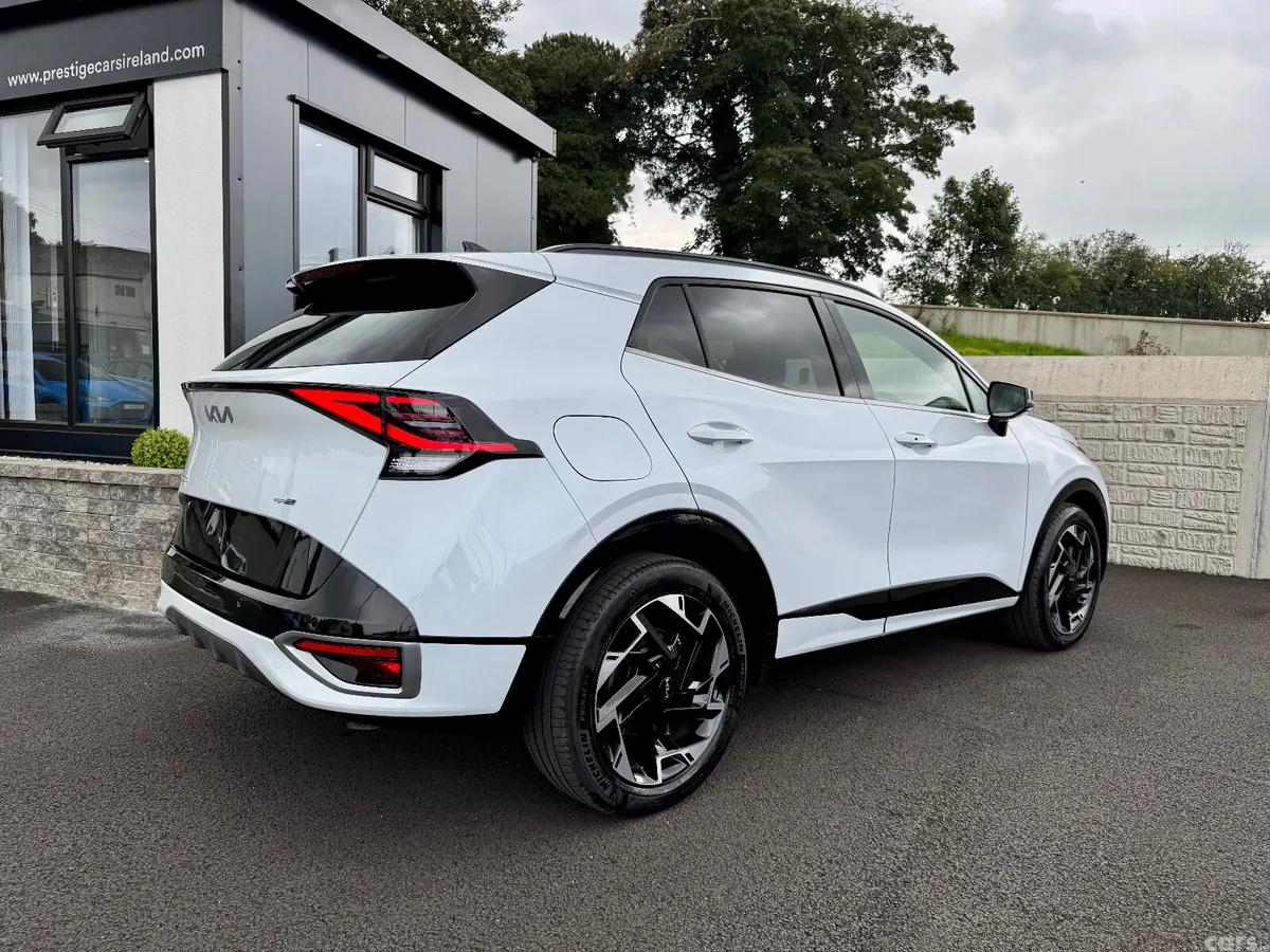 Kia Sportage SUV, Petrol Hybrid, 2023, White