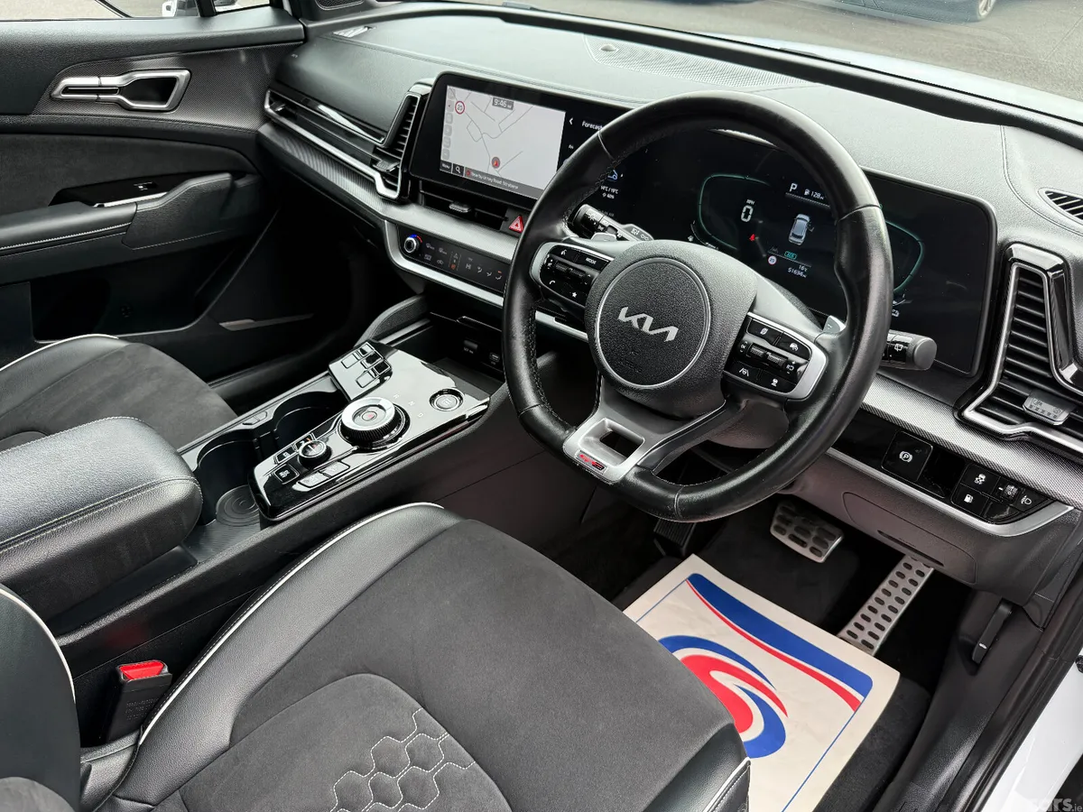 Kia Sportage SUV, Petrol Hybrid, 2023, White