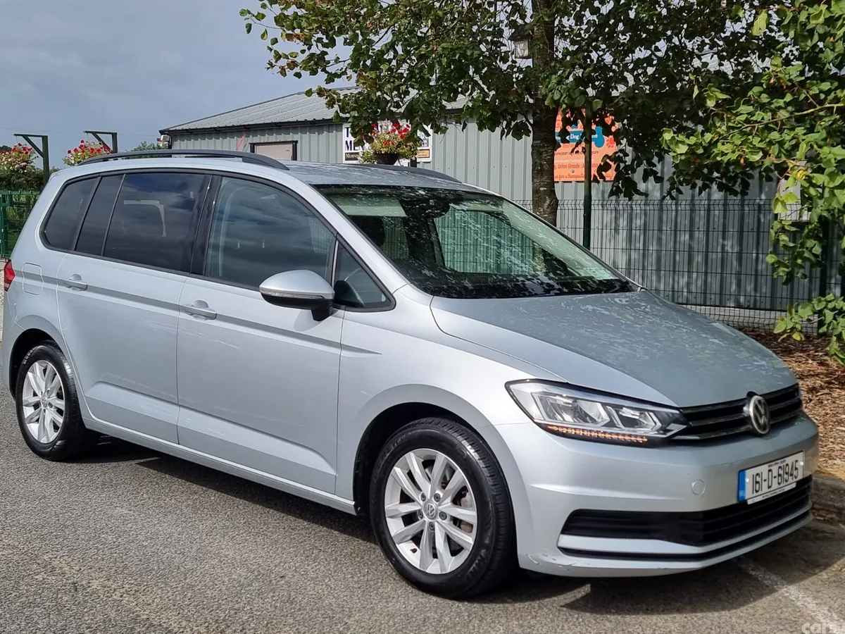 Volkswagen Touran MPV, Petrol, 2016, Silver