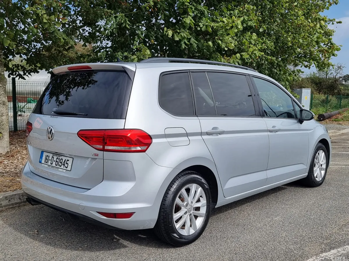 Volkswagen Touran MPV, Petrol, 2016, Silver