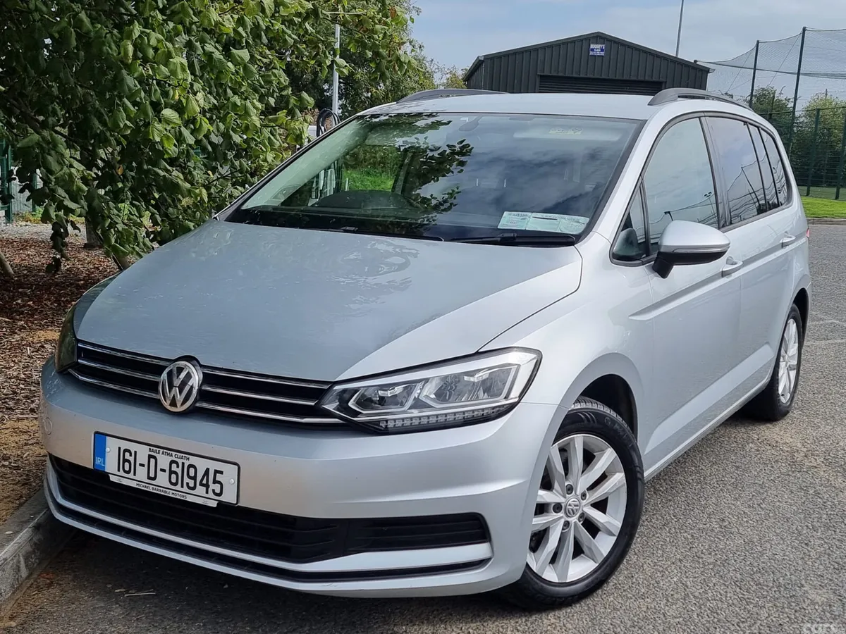 Volkswagen Touran MPV, Petrol, 2016, Silver