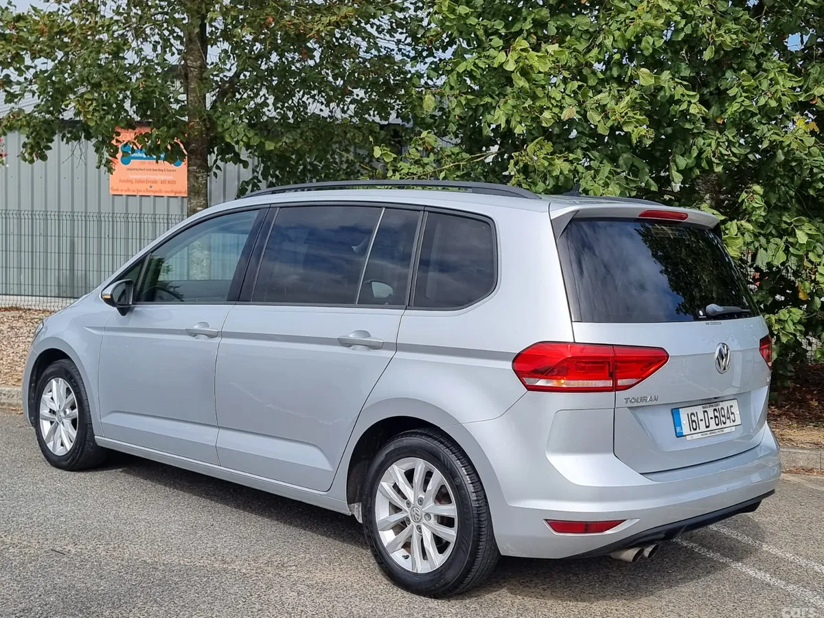 Volkswagen Touran MPV, Petrol, 2016, Silver