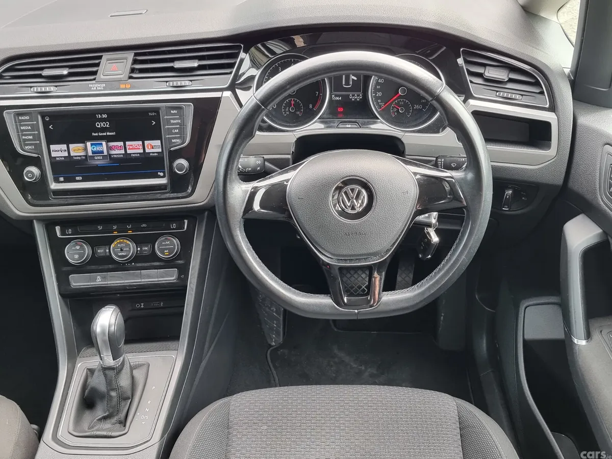 Volkswagen Touran MPV, Petrol, 2016, Silver