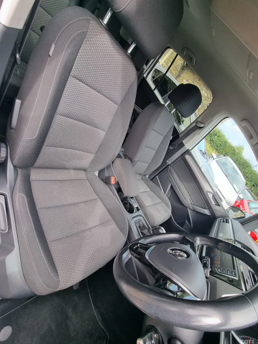 Volkswagen Touran MPV, Petrol, 2016, Silver