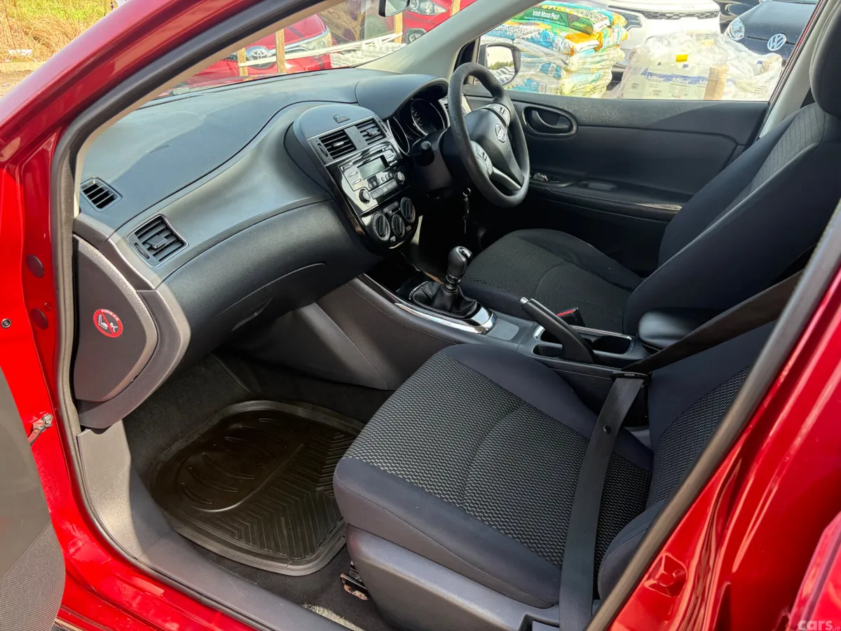 Nissan Pulsar Hatchback, Diesel, 2015, Red
