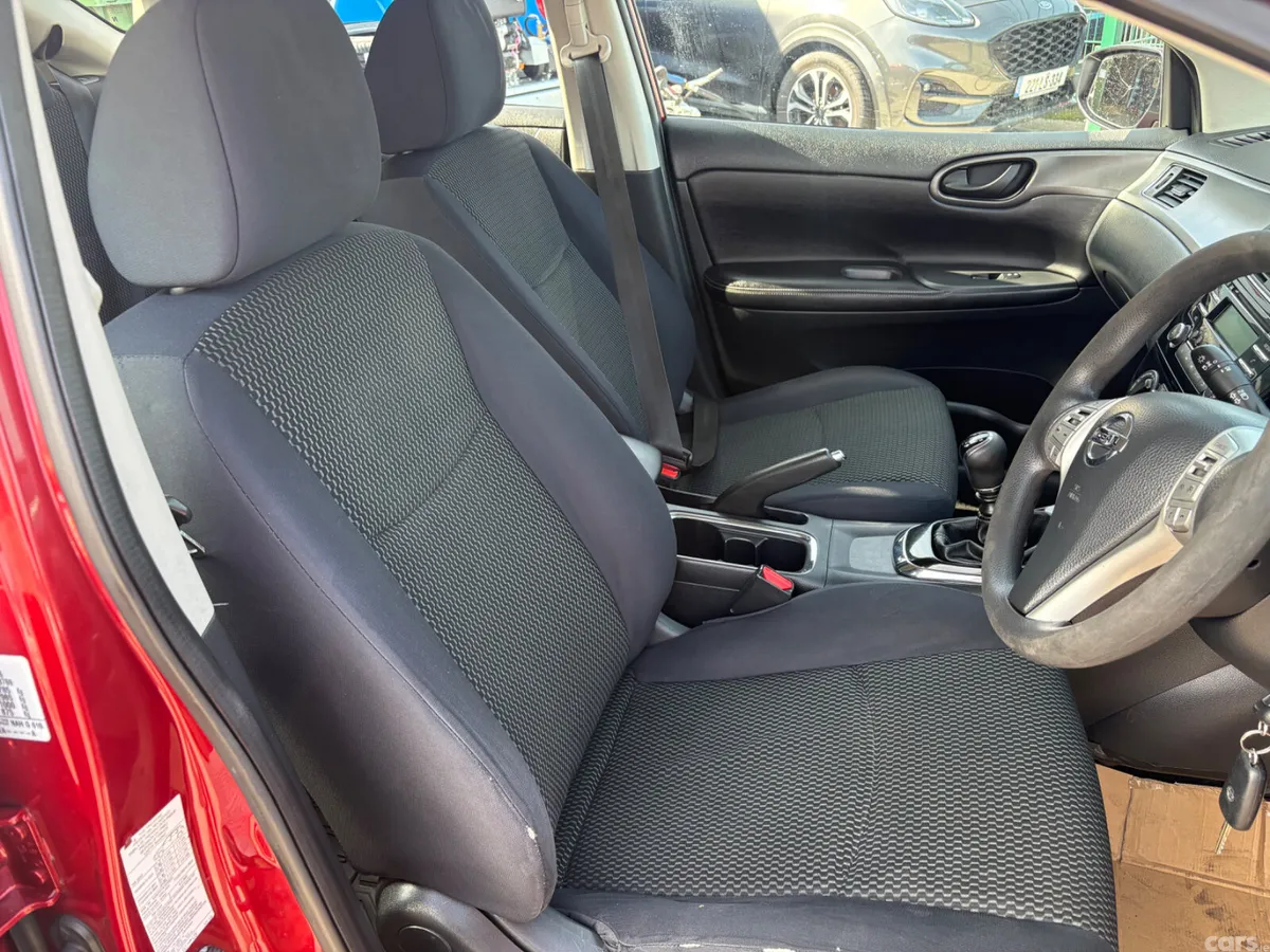 Nissan Pulsar Hatchback, Diesel, 2015, Red