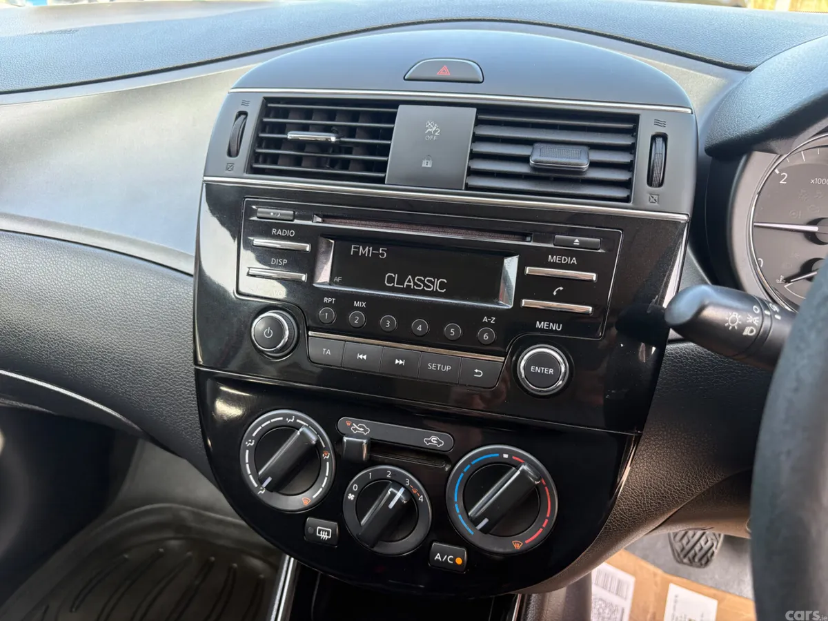 Nissan Pulsar Hatchback, Diesel, 2015, Red
