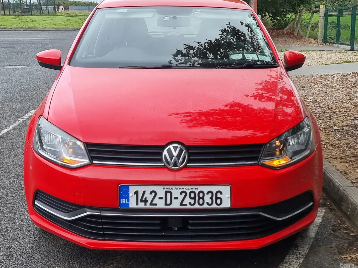 Volkswagen Polo Hatchback, Petrol, 2014, Red