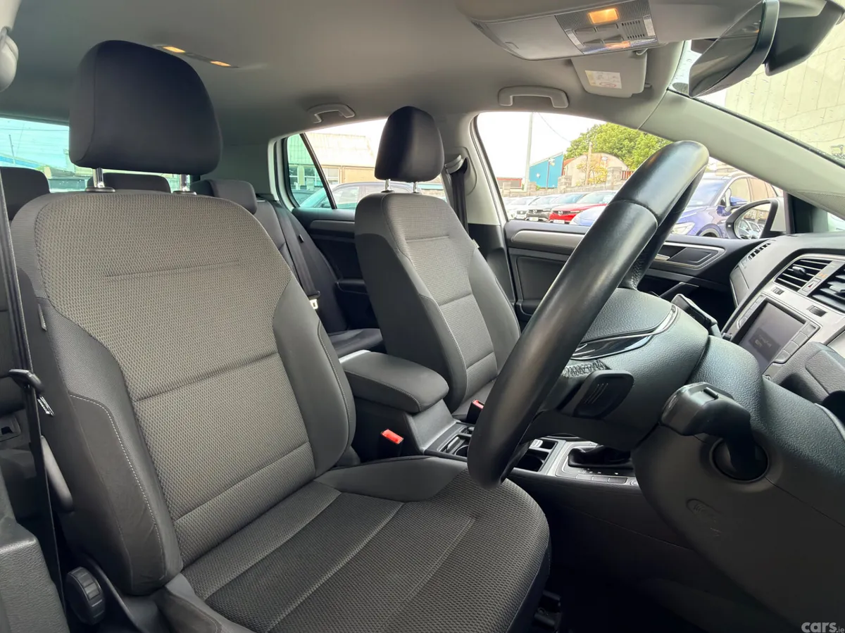 Volkswagen Golf Hatchback, Petrol, 2017, White