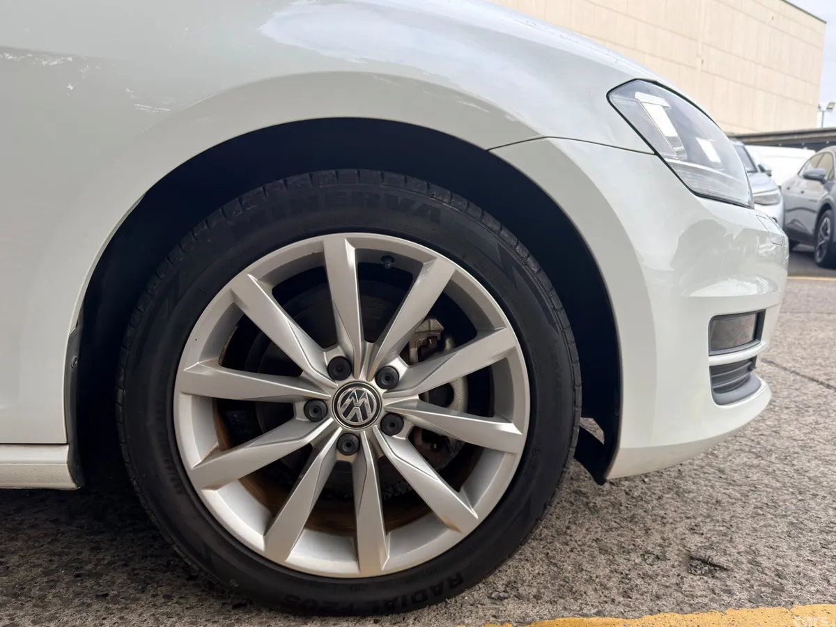 Volkswagen Golf Hatchback, Petrol, 2017, White