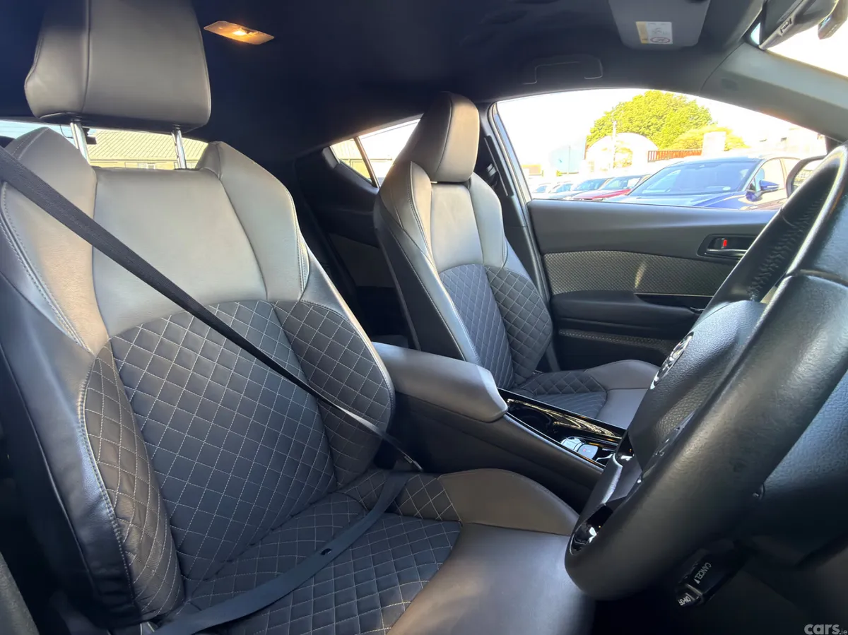 Toyota C-HR Hatchback, Petrol Hybrid, 2023, White
