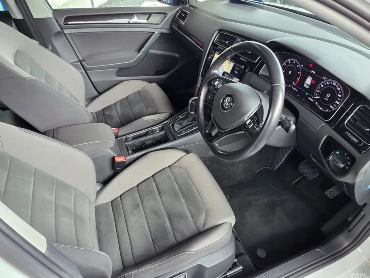 Volkswagen Golf Hatchback, Petrol, 2019, White
