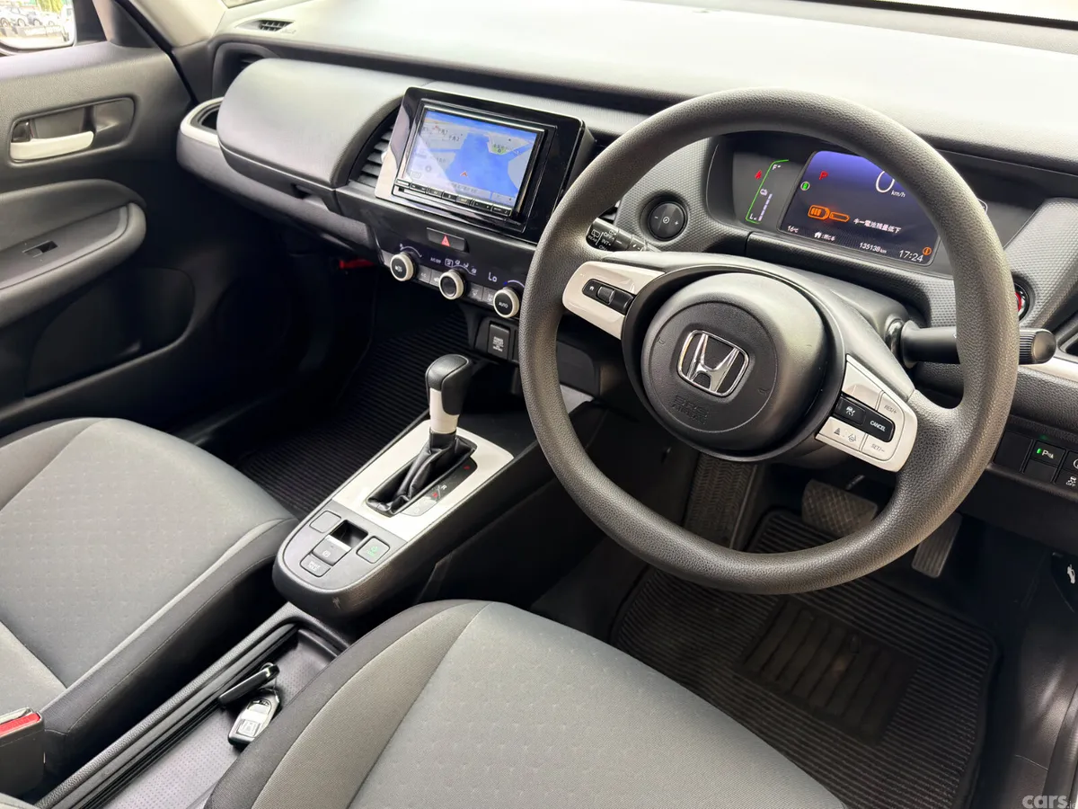 Honda Fit Hatchback, Petrol Hybrid, 2021, White
