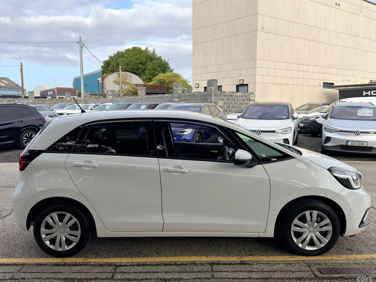Honda Fit Hatchback, Petrol Hybrid, 2021, White