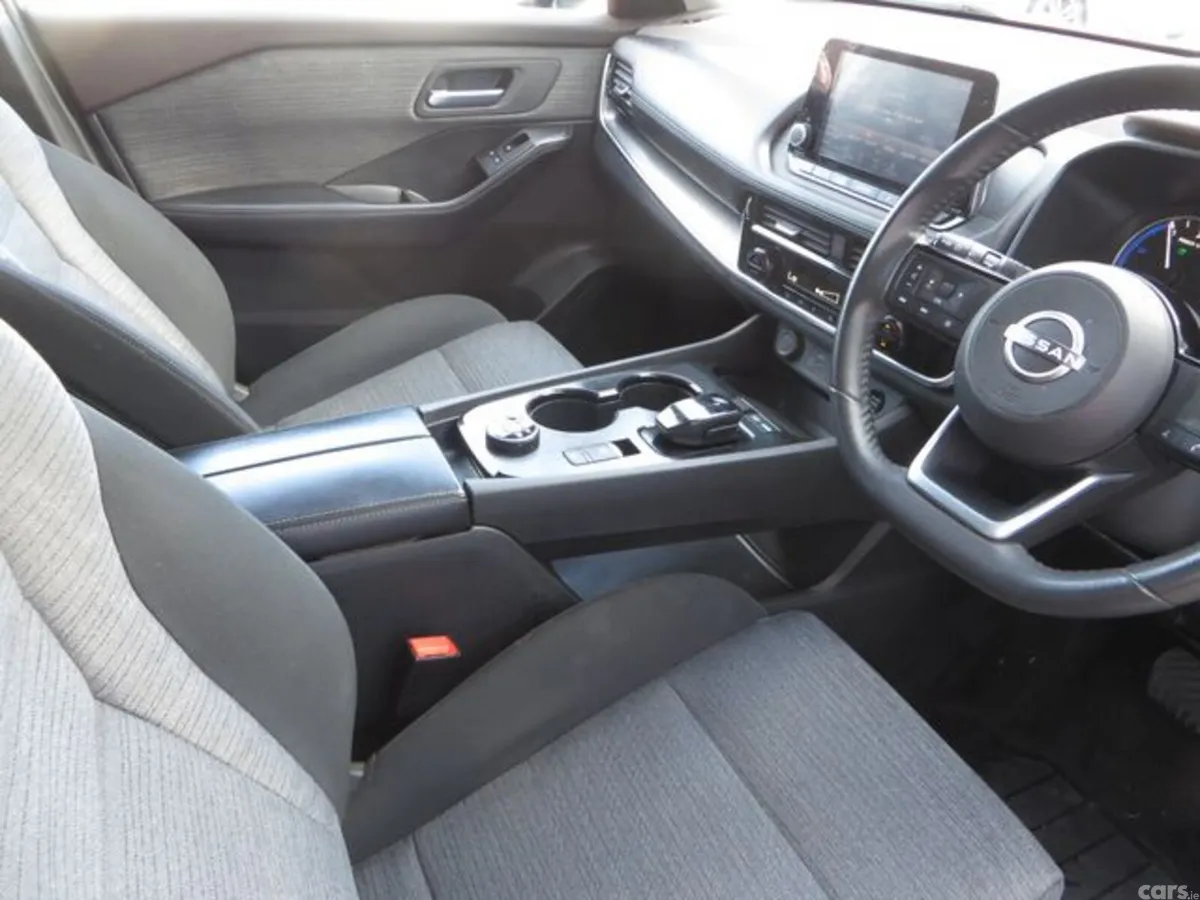 Nissan X-Trail Hatchback, Petrol Hybrid, 2023, Silver