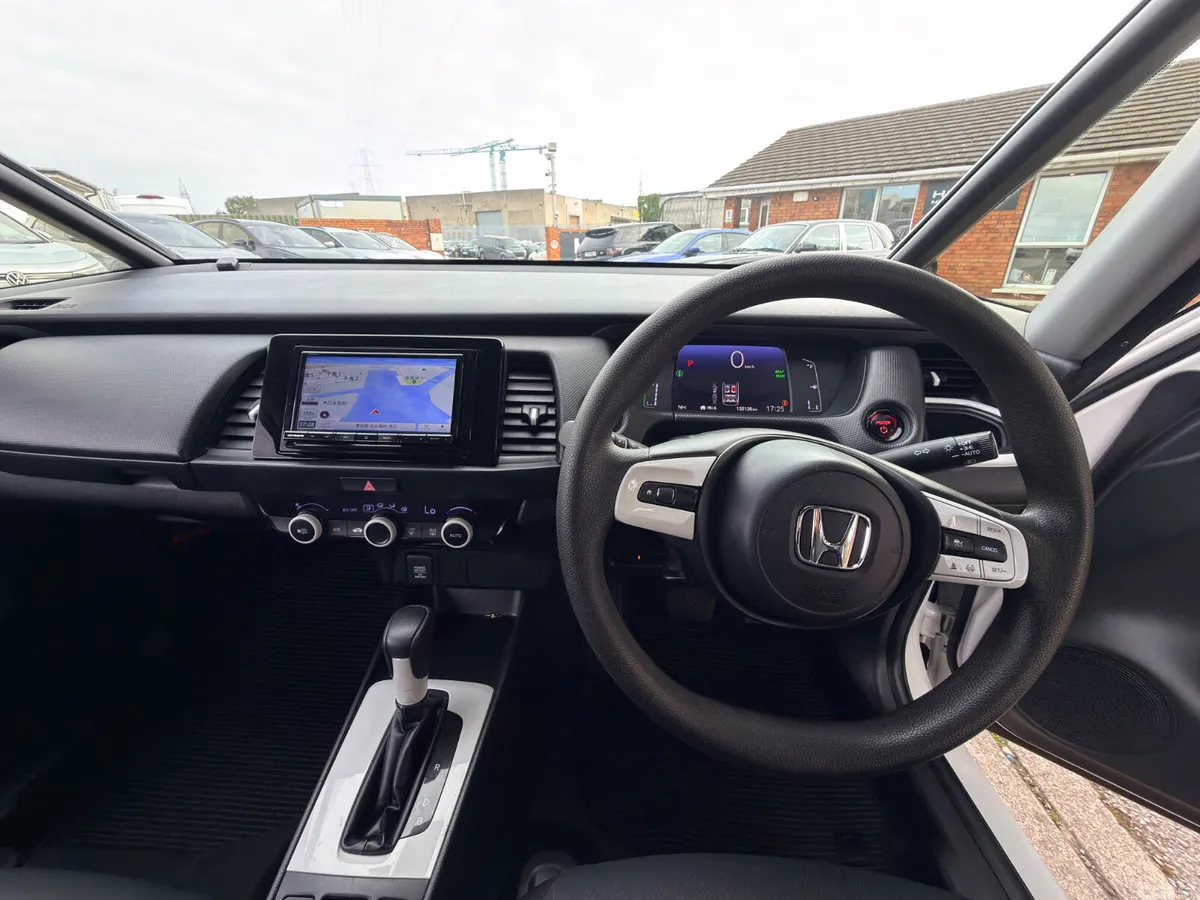 Honda Fit Hatchback, Petrol Hybrid, 2021, White