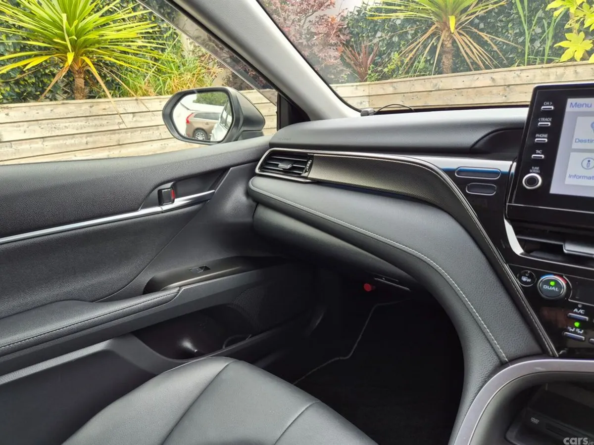 Toyota Camry Saloon, Petrol Hybrid, 2021, White