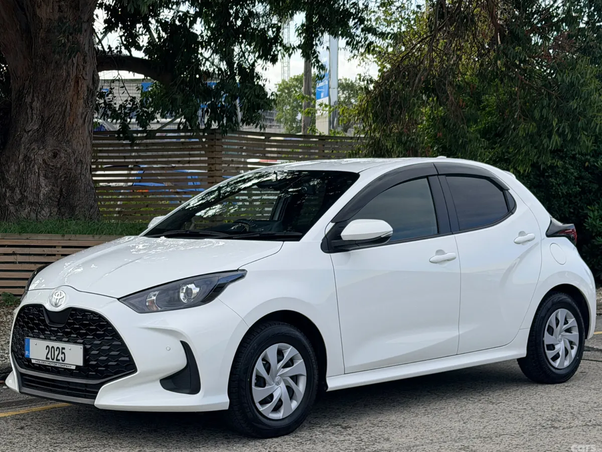 Toyota Yaris Hatchback, Petrol Hybrid, 2025, White